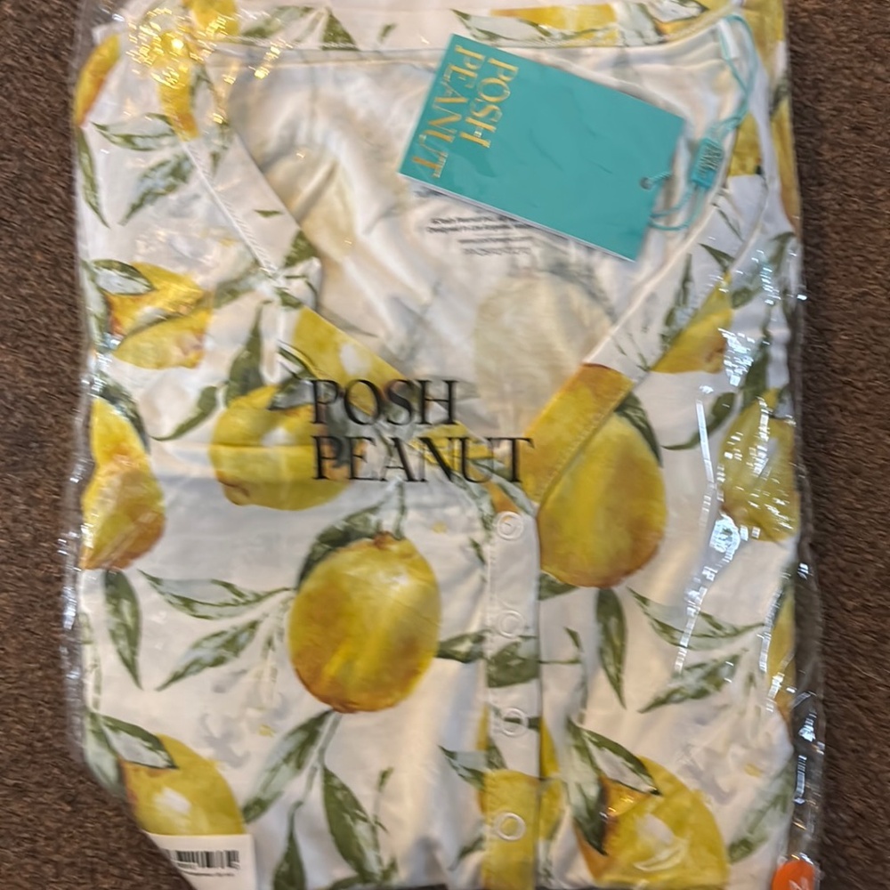 Women’s medium Posh Peanut lemons